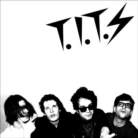 tits7